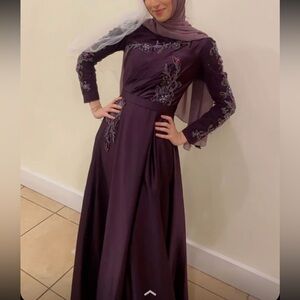 Elegant Embroidered Long Sleeve Maxi Dress in Plum
